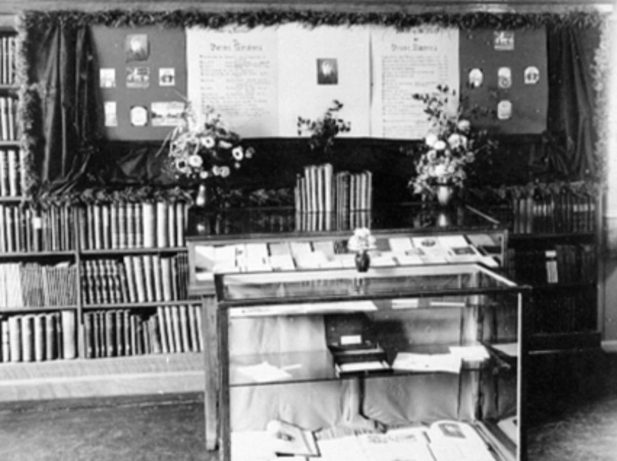 Anno Domkirkeodden, INTERIØR, HAMAR FOLKEBIBLIOTEK, HANNA WINSNES 150 ÅR, UTSTILLING