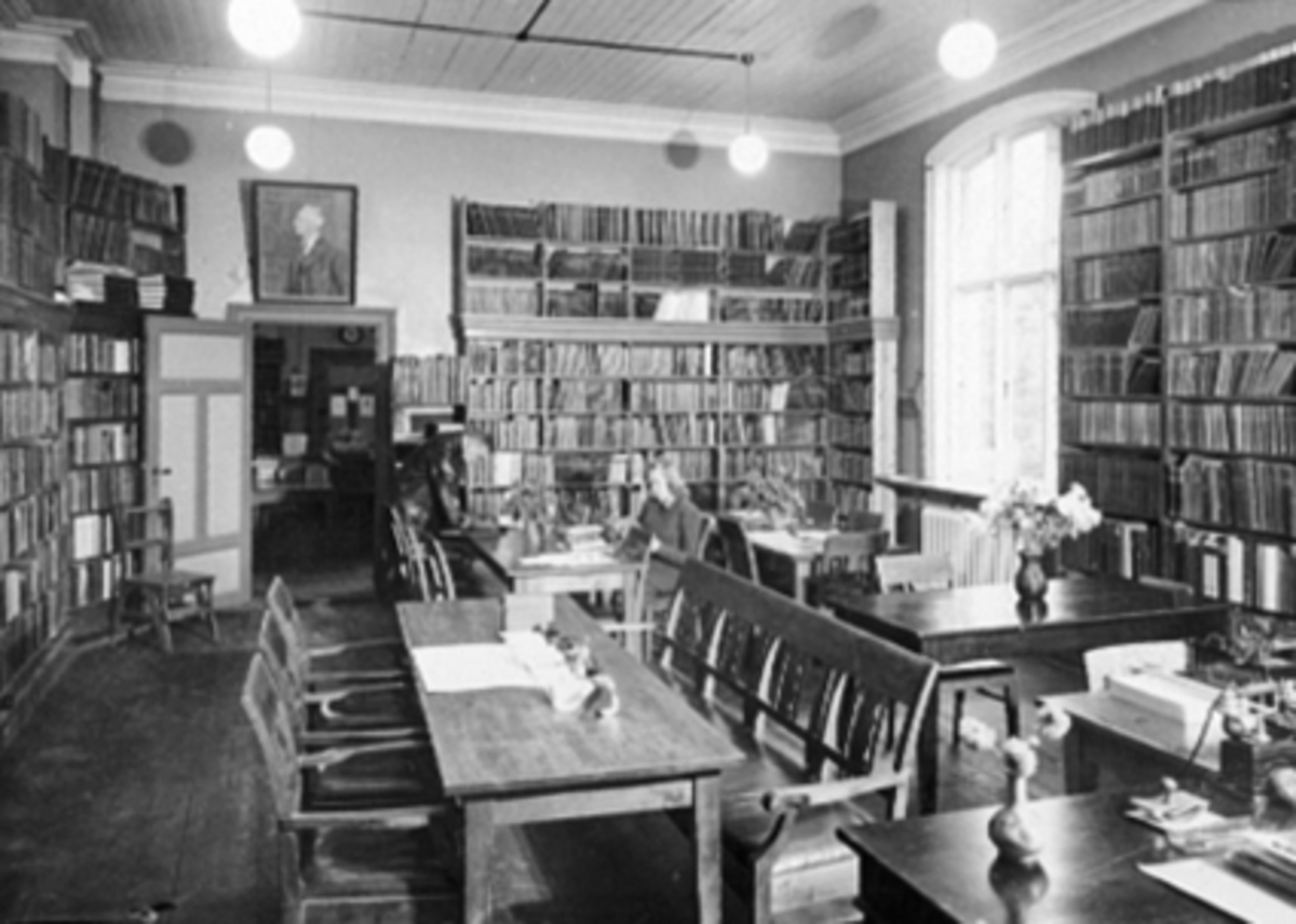 Anno Domkirkeodden, INTERIØR, HAMAR FOLKEBIBLIOTEK, MIDTBYEN SKOLE, LESESAL, FOLK