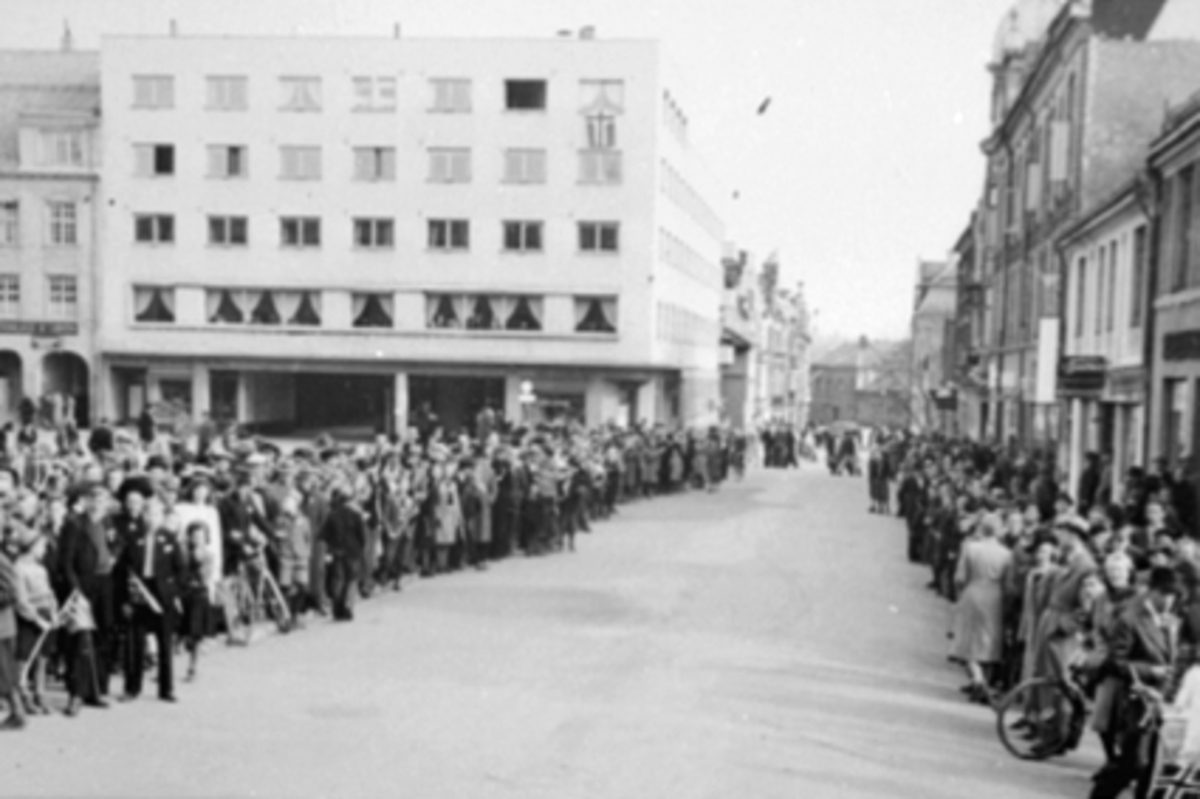 Anno Domkirkeodden, 17 MAI 1945, MYE FOLK, TORGGT.