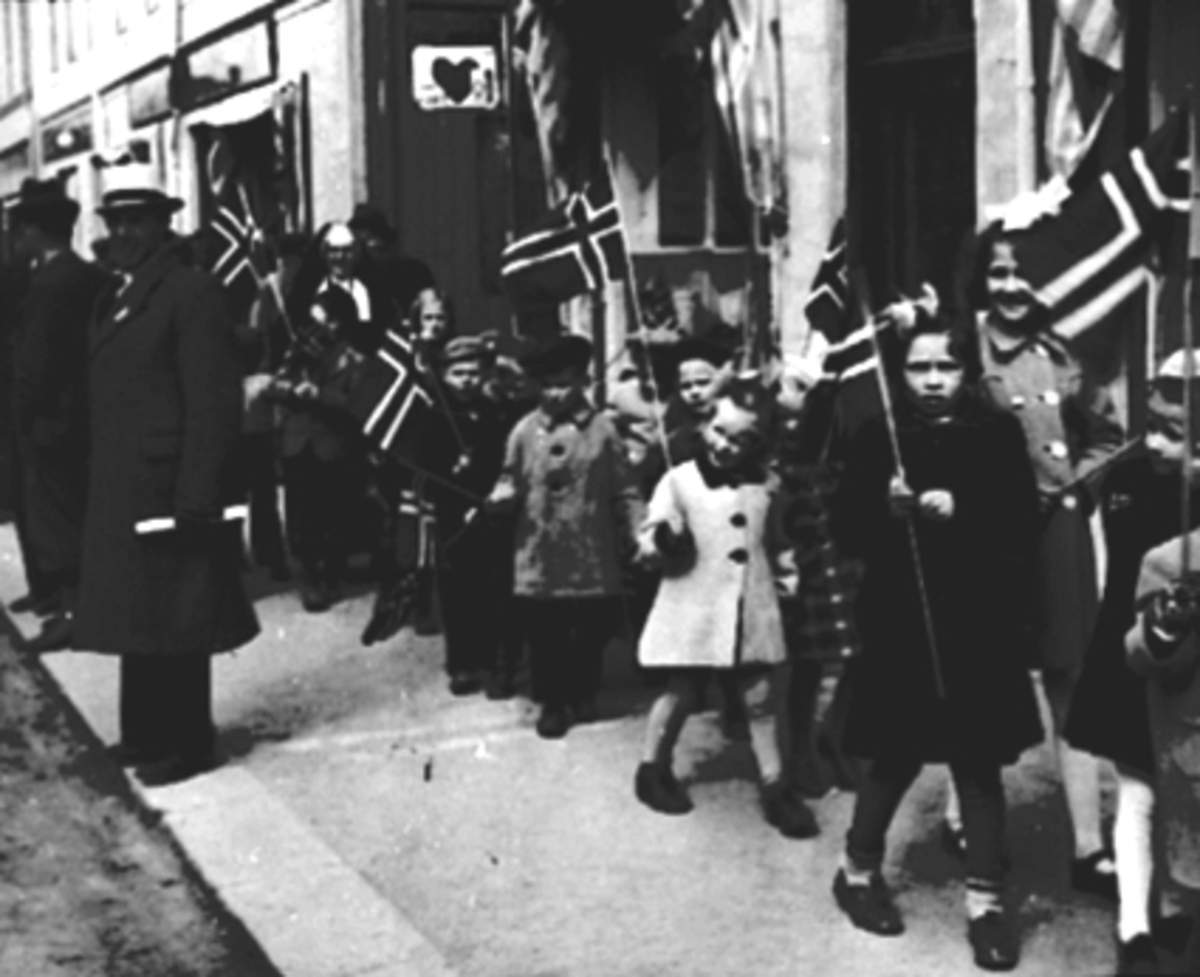 Anno Domkirkeodden, FRIGJØRINGSTOG M/FLAGG, ST. TORFINN BARNEHAGE, St. Torfinn Barnehage begynner i september 1940 m/5 barn.