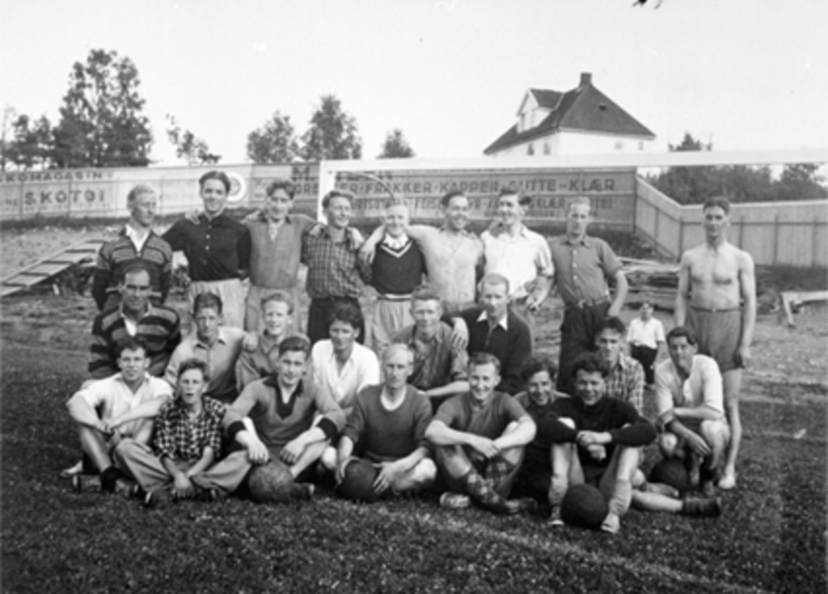 Anno Domkirkeodden, GR. 24 FOTBALLSPILLERE, TRENING, BRISKEBY STADION