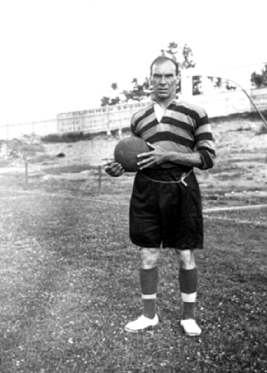 Anno Domkirkeodden, FOTBALLSPILLER, TRENER?, BRISKEBY STADION