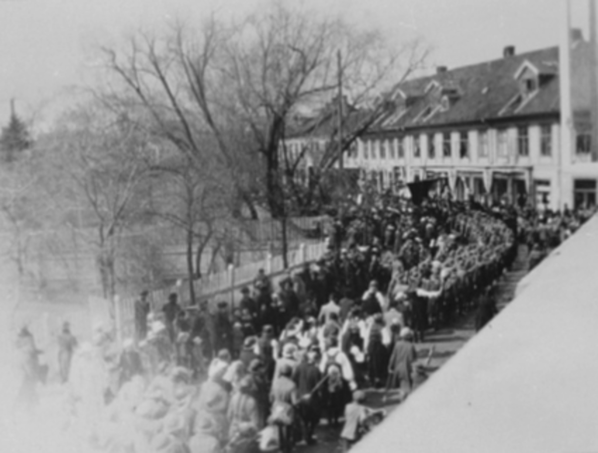 Anno Domkirkeodden, Borgertoget 17.mai, Strandgata, Hamar,