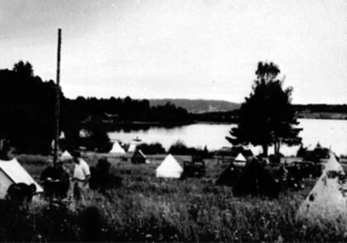 Anno Domkirkeodden, CAMPINGPLASS, TELT, BILER, FOLK, ROSENLUNDSVIKA, DOMKIRKEODDEN.