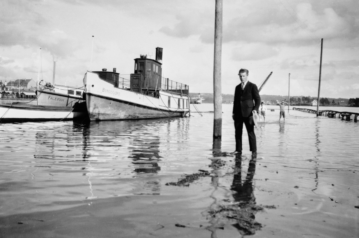 Anno Domkirkeodden, FLOM I MJØSA, 1927, 2 MJØSBÅTER, M. S. FAGERVIK, M. S. BUNDEFJORD, HAMAR BRYGGE.
