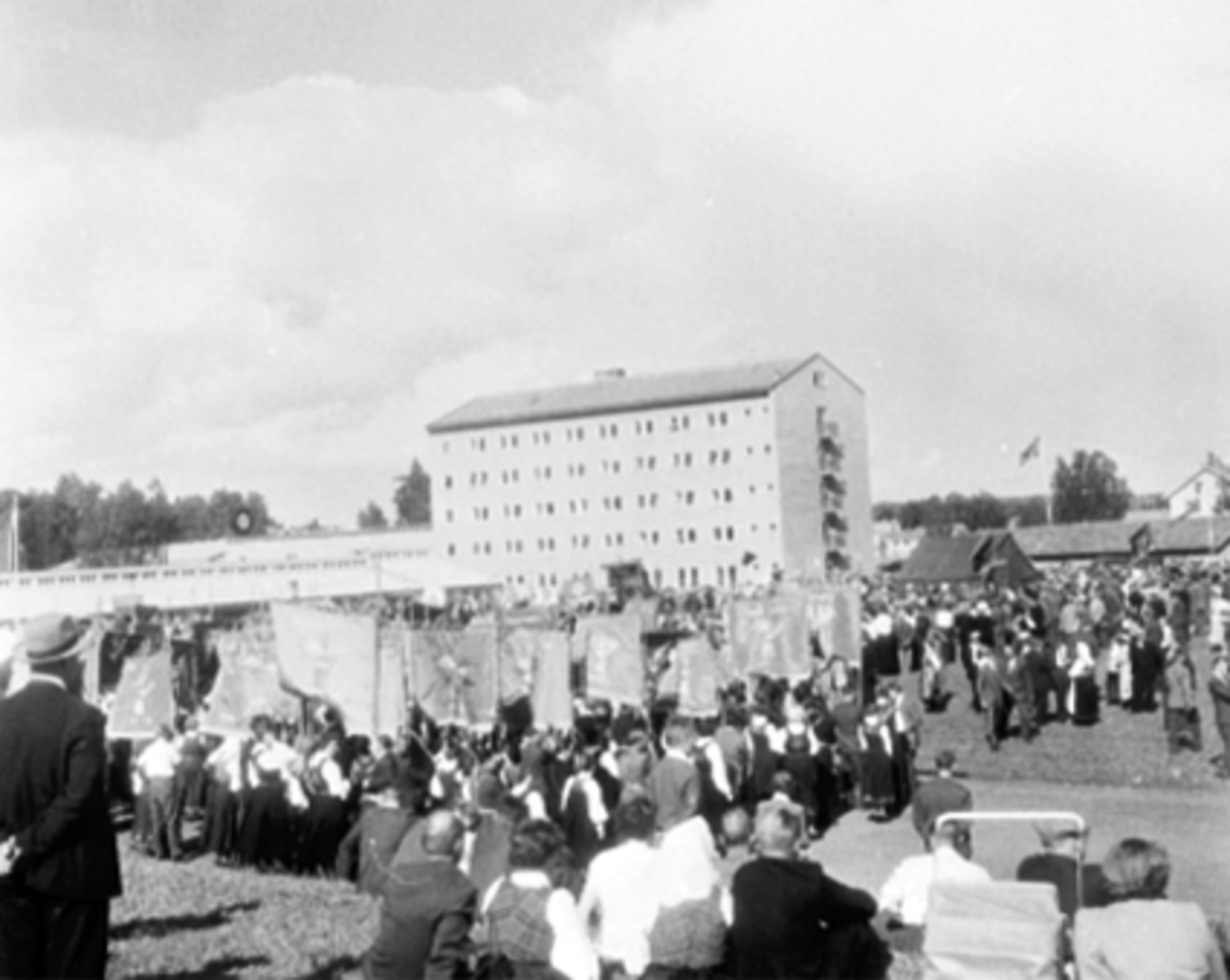 Anno Domkirkeodden, OPPTOG, NORGES BONDELAG, FANEBORG, UTSTILLINGSPLASSEN, MYE FOLK