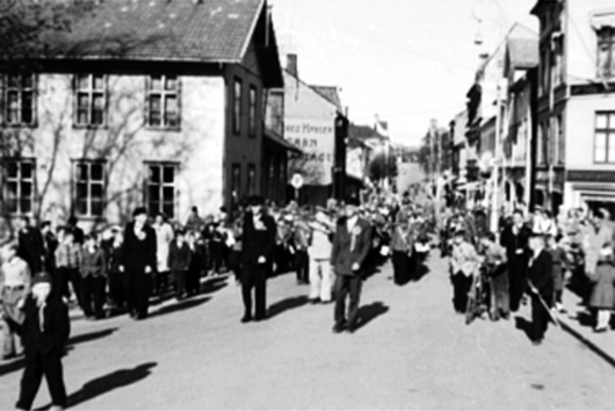 Anno Domkirkeodden, 17. MAI TOG I TORGGATA
