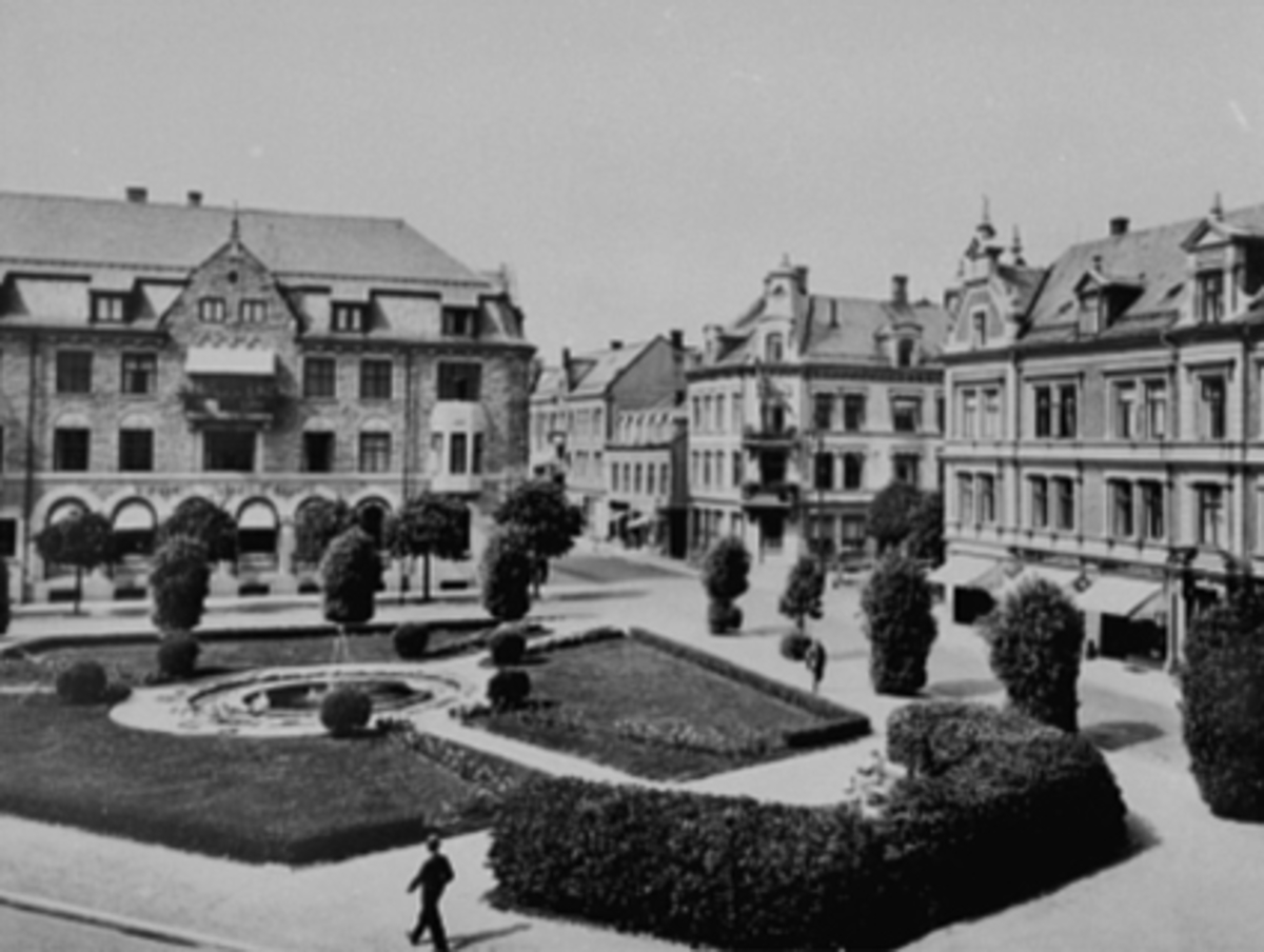 Anno Domkirkeodden, JERNBANMEPLASSEN, JERNBANEPARKEN, VANGS SPAREBANK, SINGERGÅRDDEN, TORGGATA 3, PARKGATA 2