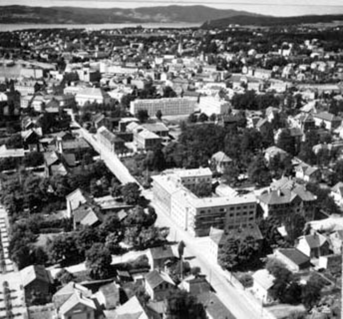 Anno Domkirkeodden, ØSTBYEN. ØSTRE GATE. FLYFOTO