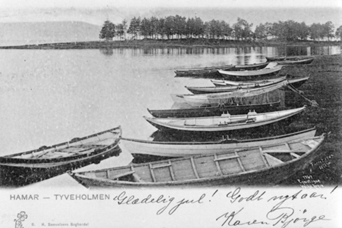 Anders Beer Wilse, Tjuvholmen, småbåter, robåter, mjøsbåter, postkort/brevkort. Tekst "Hamar Tyveholmen" Vesle-mjøsa.