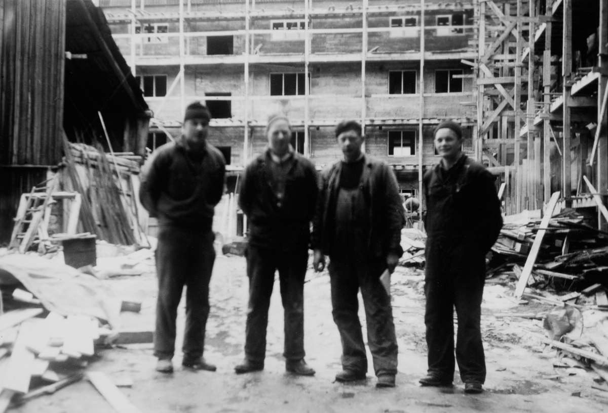 Anno Domkirkeodden, BYGGING AV SKAPPELSGT. 1-3, BYGNINGSARBEIDERE, FRITZ, HARRY, REIDAR, ODD UKJENTE ETTERNAVN, 1957?