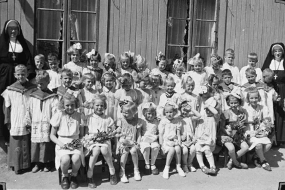 Anno Domkirkeodden, ST. TORFINNS BARNEHAGE, HAMAR, GRUPPE BARN, NONNER, UKJENT ÅR.