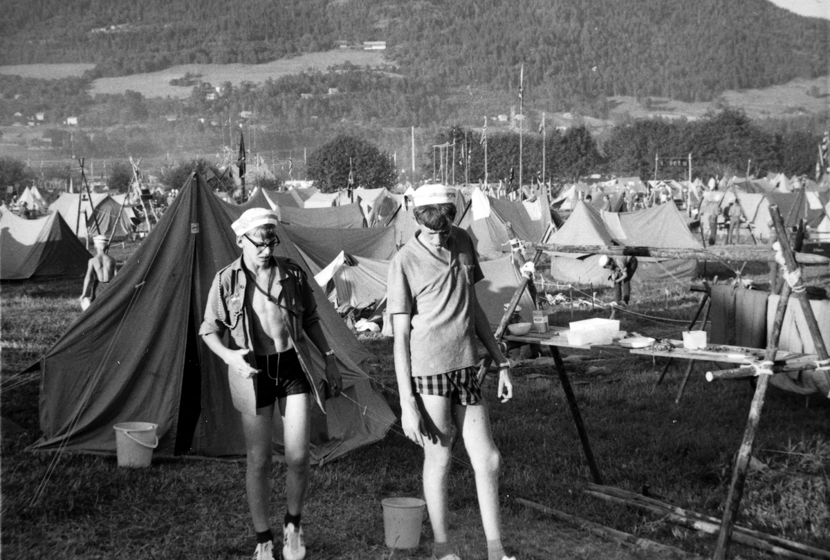 Anno Domkirkeodden, Hamar speidere på landsleir på Lillehammer 1968. Arne Gladhaug og ? Sandvig