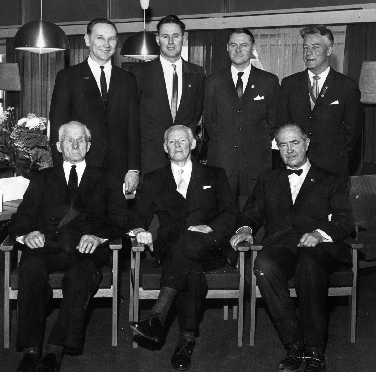 Anno Domkirkeodden, Hamar Idrettslag. Veteraner. Foran f. v. Peter Sinnerud, Otto Monsen, Arild Lenth. Bak f. v. Odd Mæhlum, Egil Danielsen, Ivar Martinsen og Bjarne Iversen