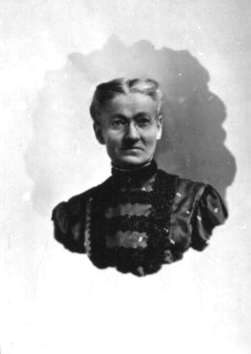 Anno Domkirkeodden, Eli Jensdatter Mæhlum. Født 1865. Reiste til Amerika.