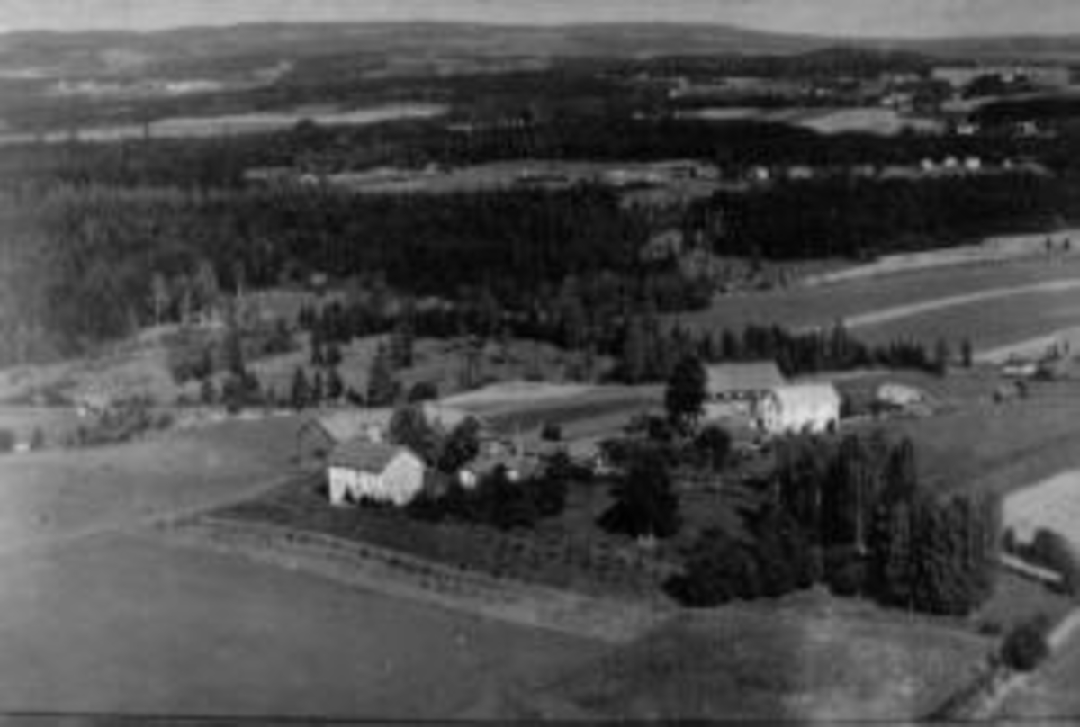 Anno Domkirkeodden, Flyfoto av Breistu og Haug, Gaupen, Hedmark.