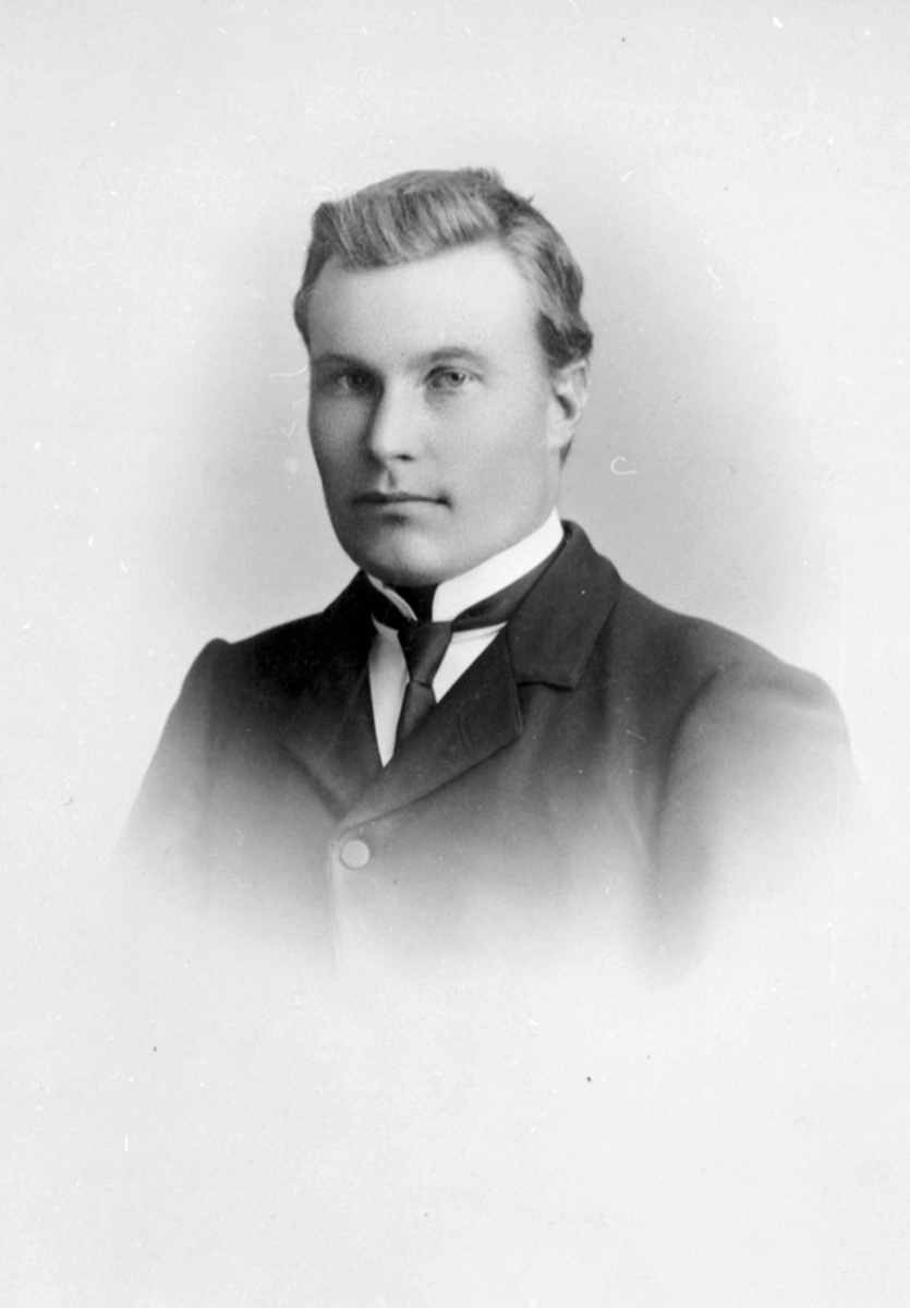 Anno Domkirkeodden, Portrett av Kristian Ringvold (1881 - 1958), Veldre, Ringsaker.