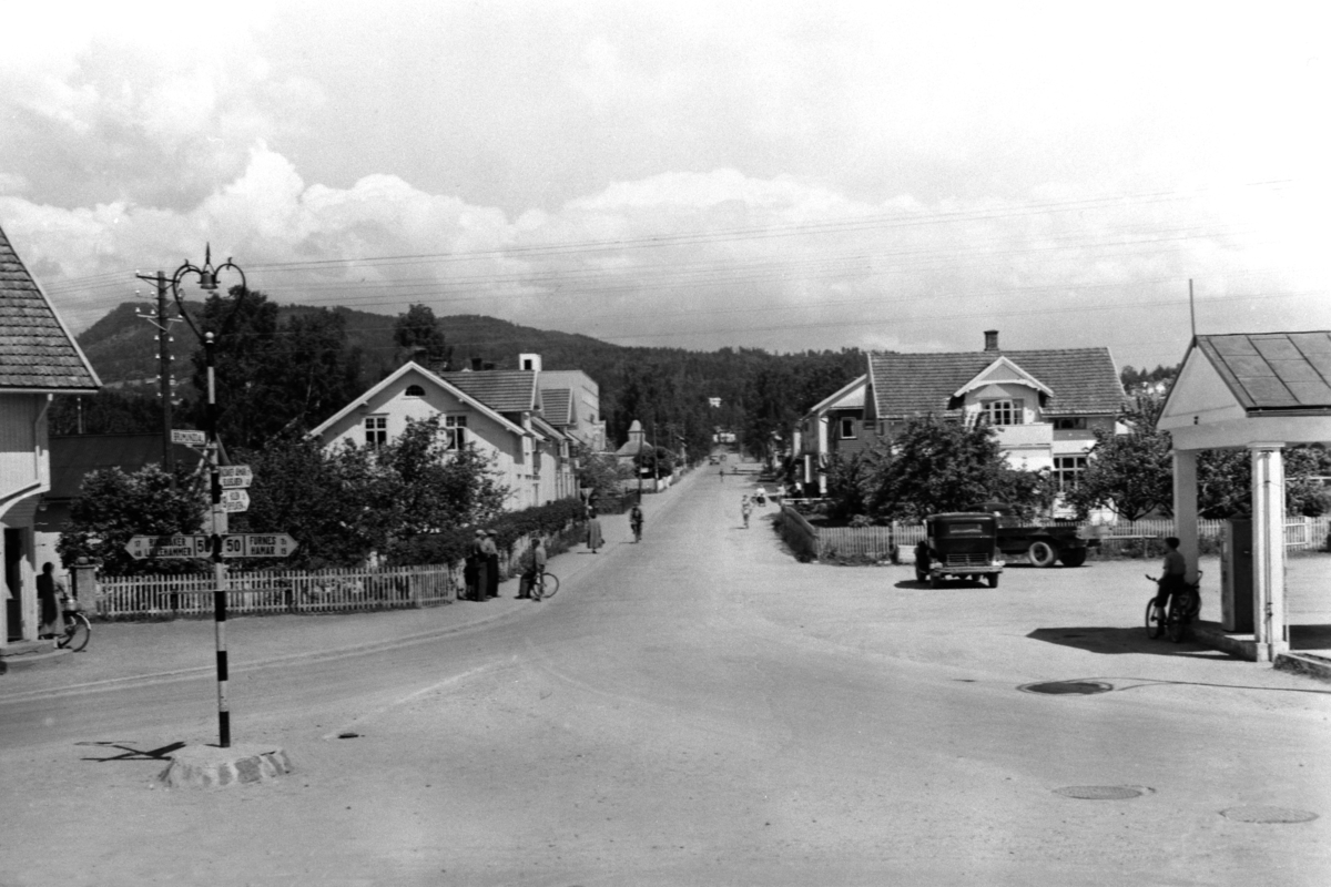 Anno Domkirkeodden, Brumunddal sentrum, krysset Fylkesveg 84 - Berger Langnmoens vei.