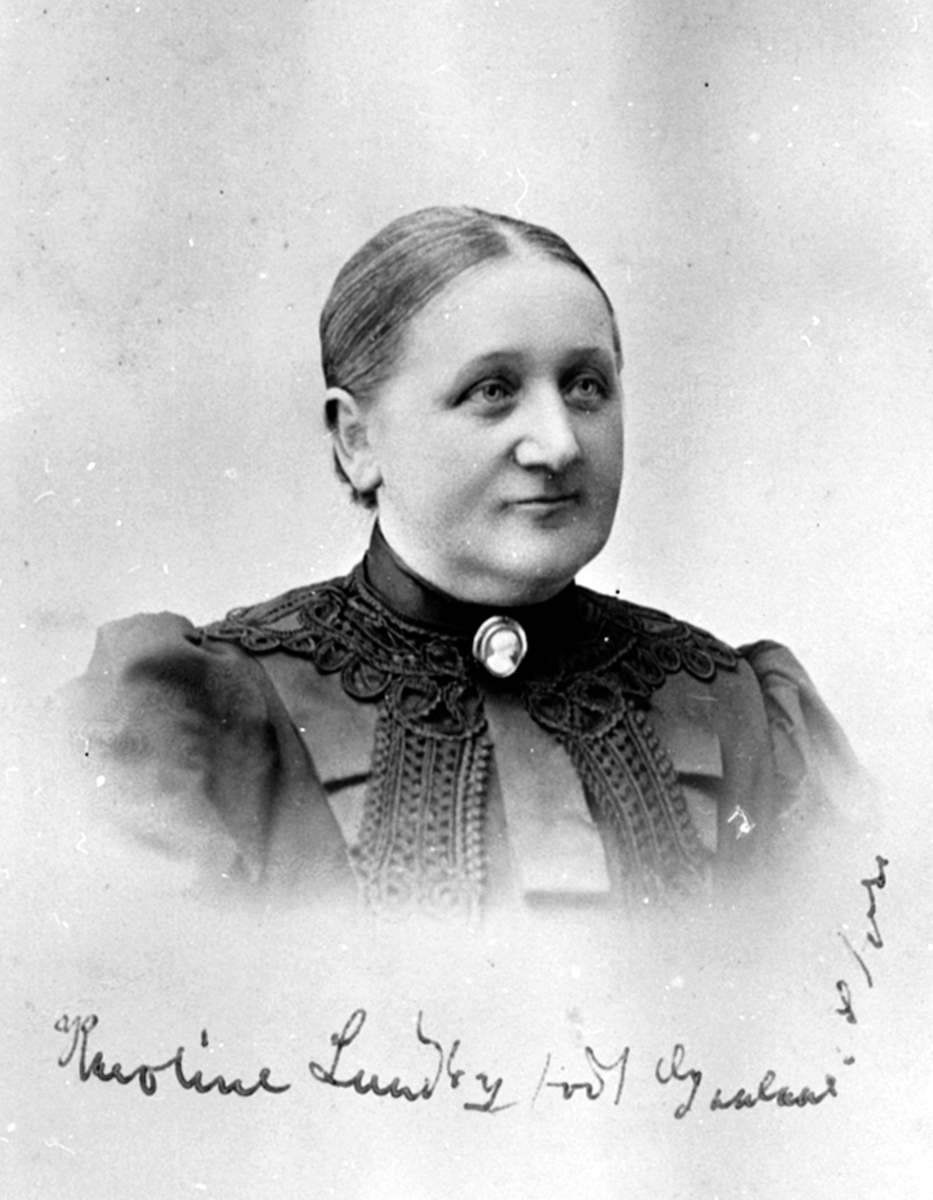 Anno Domkirkeodden, Portrett av Karoline Lundby f.1864, Buttekvern, Furnes, født Gålås store.