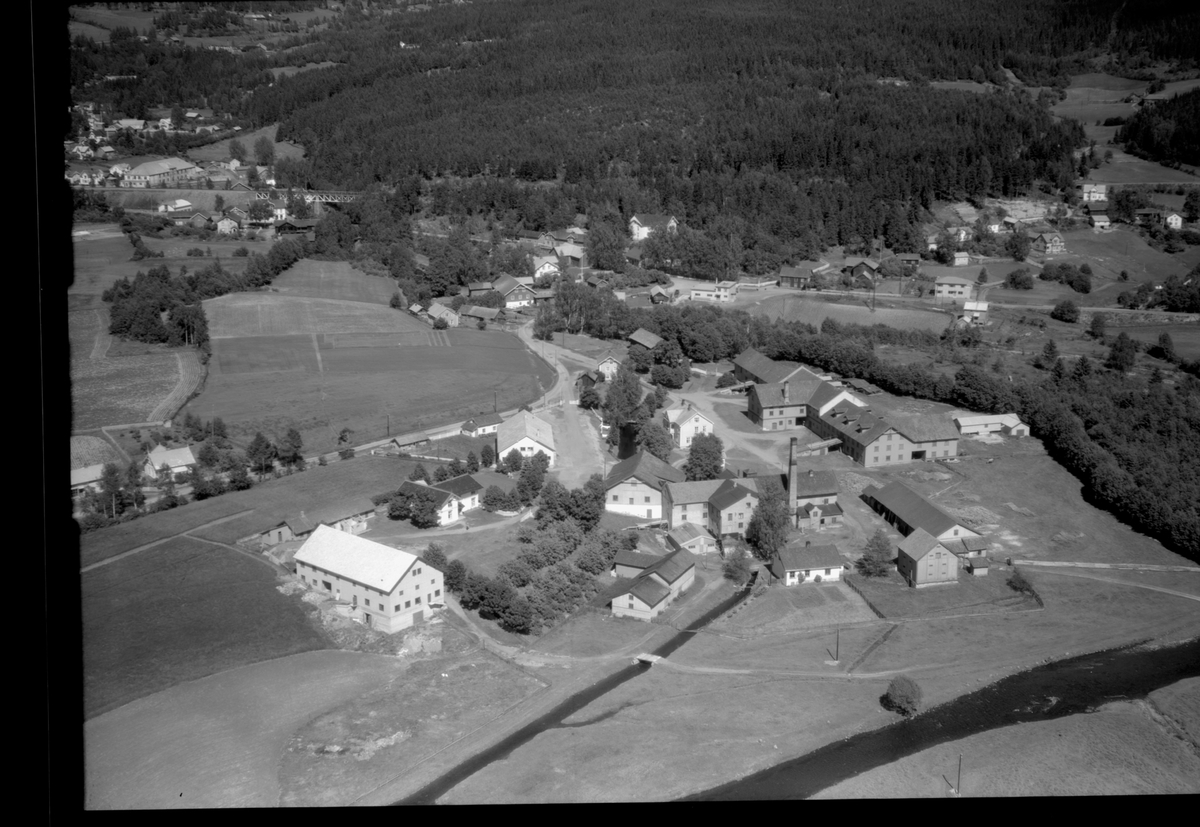 Widerøes Flyveselskap A/S, Flyfoto av Strand Brenneri, Moelv, Ringsaker.