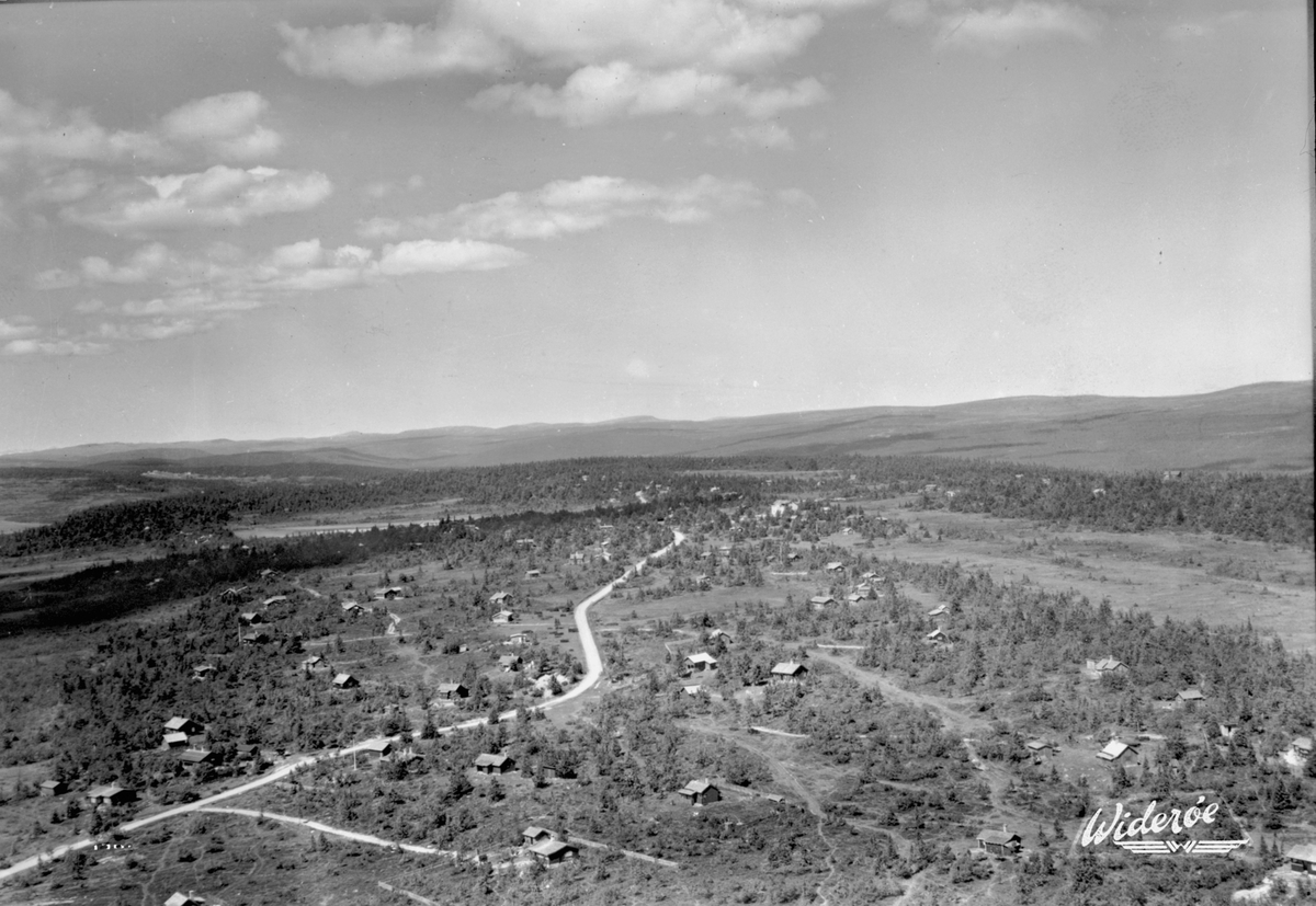 Anno Domkirkeodden, Flyfoto av Ljøsheim, Ringsakerfjellet, hyttebebyggelse.
