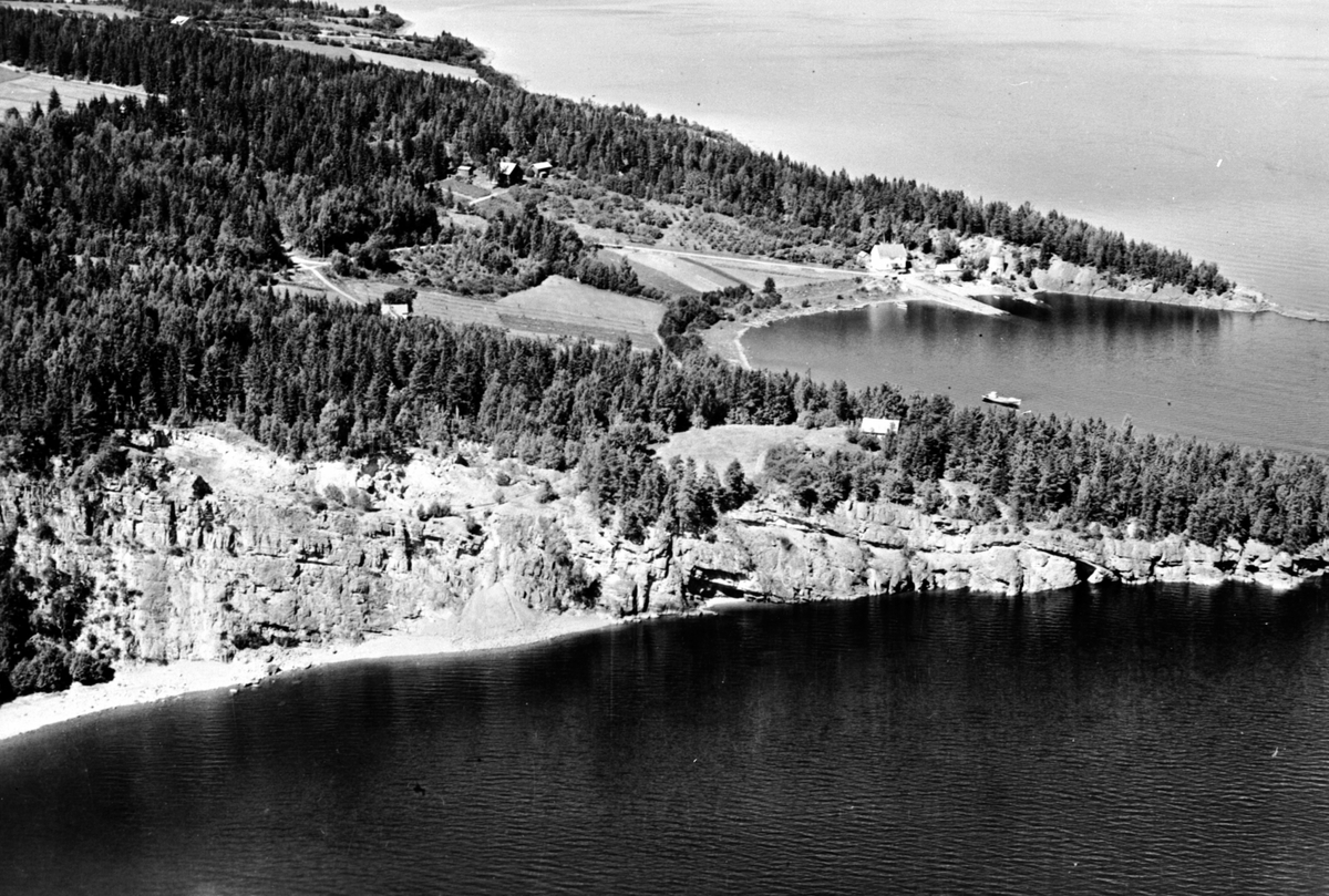 Anno Domkirkeodden, Flyfoto, Bergevika, Helgøya, Storberget, kalkbrudd, Berget, kalkbåt.