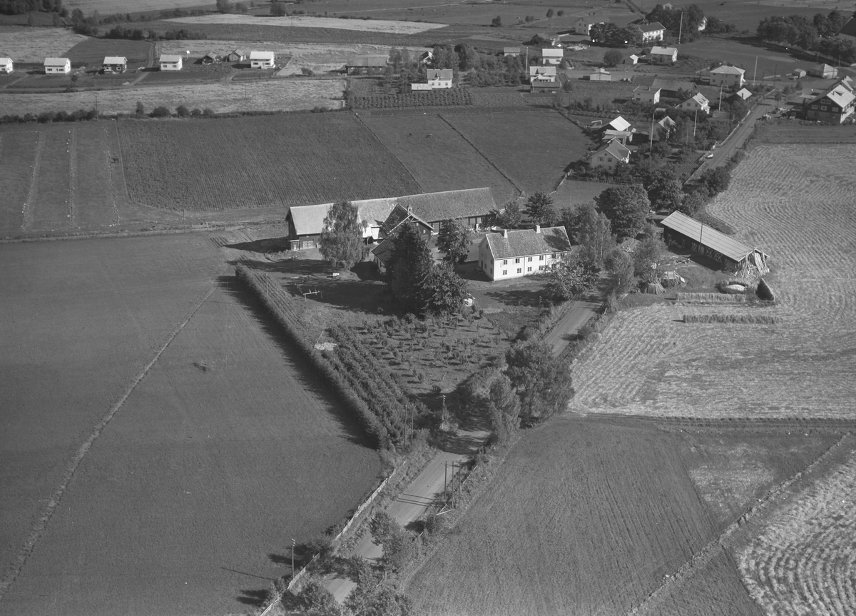 Anno Domkirkeodden, Flyfoto av Hjelthjelt, Stavsjø, Hedmark.
