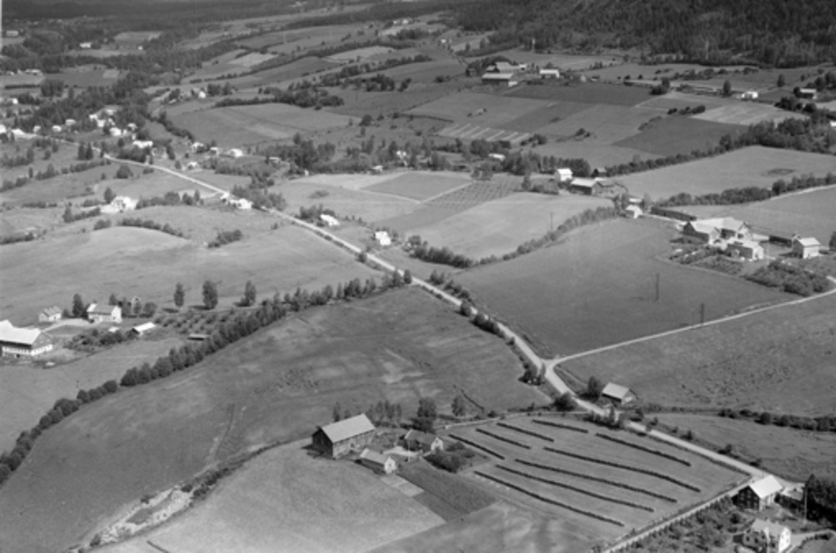 Anno Domkirkeodden, Flyfoto av Holen gard, Veldre, Ringsaker.
