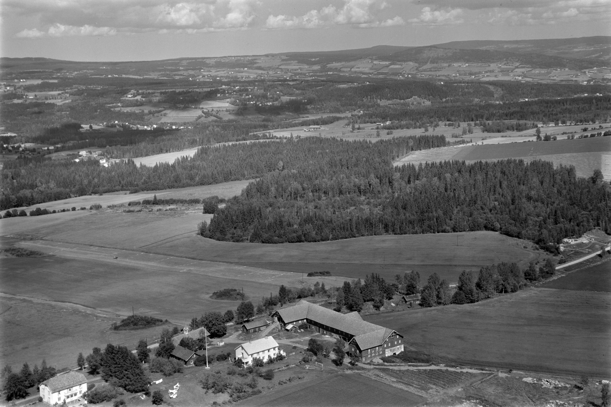 Widerøes Flyveselskap A/S, Flyfoto av Stav store, Veldre, Ringsaker.