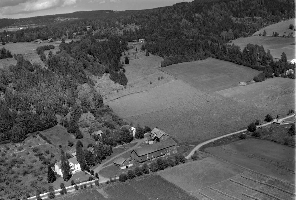 Widerøes Flyveselskap A/S, Flyfoto av Bolstad gard, Rudshøgda, Ringsaker.