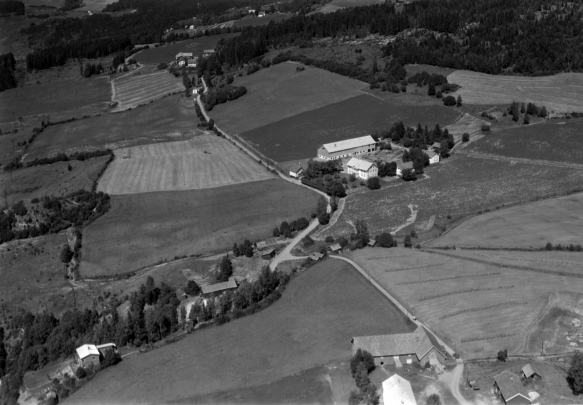 Widerøes Flyveselskap A/S, Flyfoto av Sæter gard, Ring, Ringsaker.