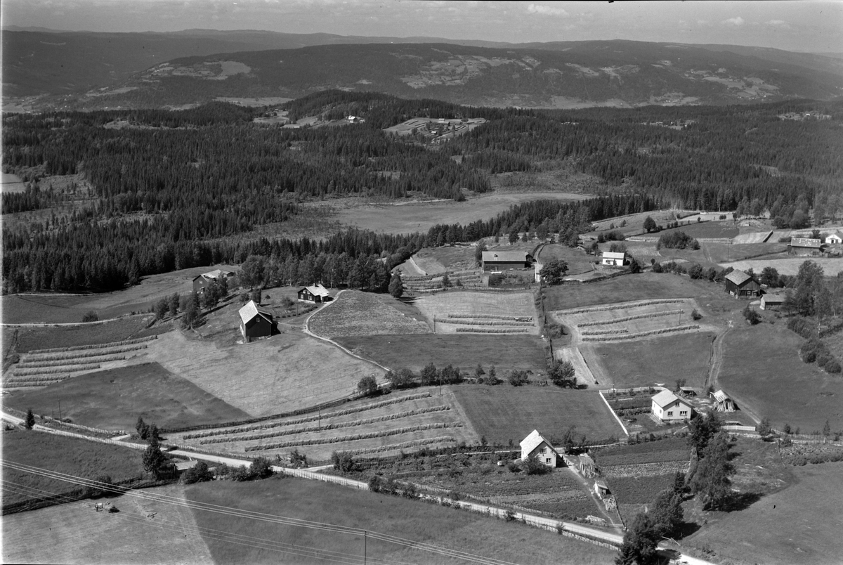 Widerøes Flyveselskap A/S, Flyfoto Ulveroa, Brøttum, Ringsaker.