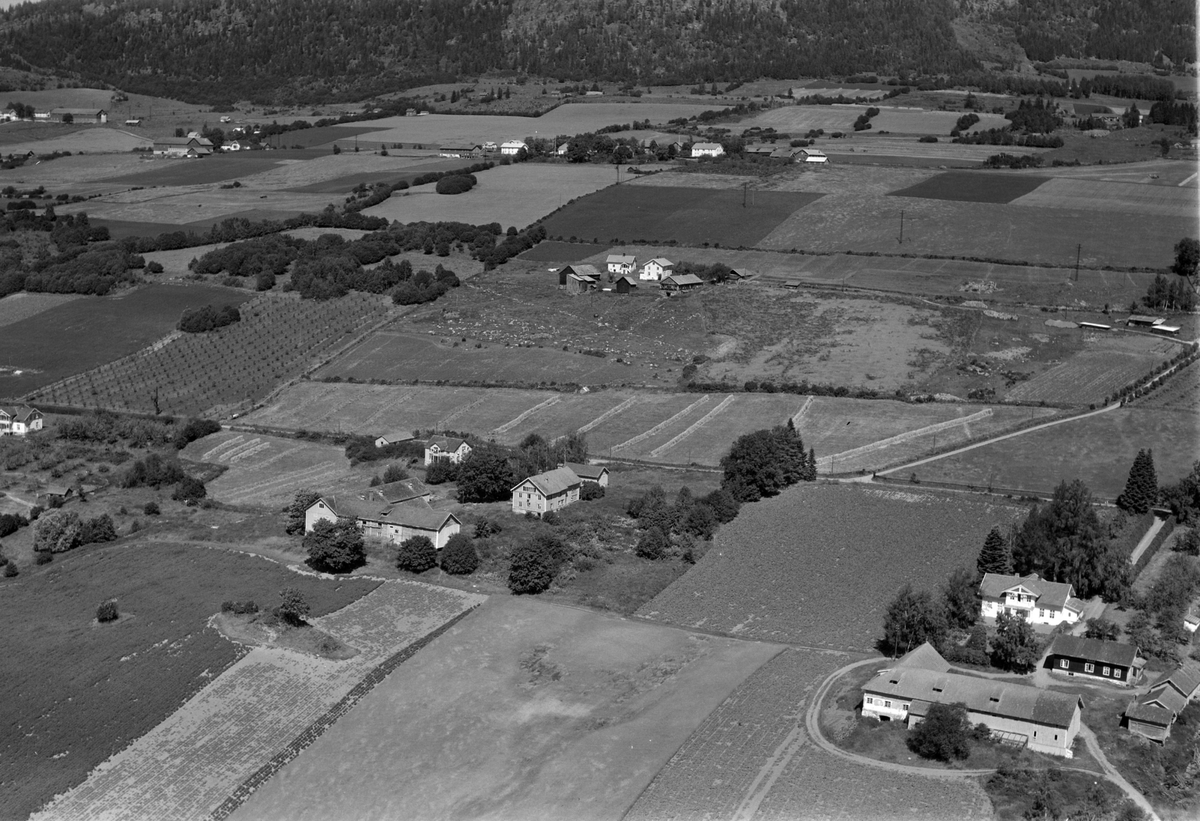 Widerøes Flyveselskap A/S, Flyfoto av Fjelstad nedre, Ring, Ringsaker.