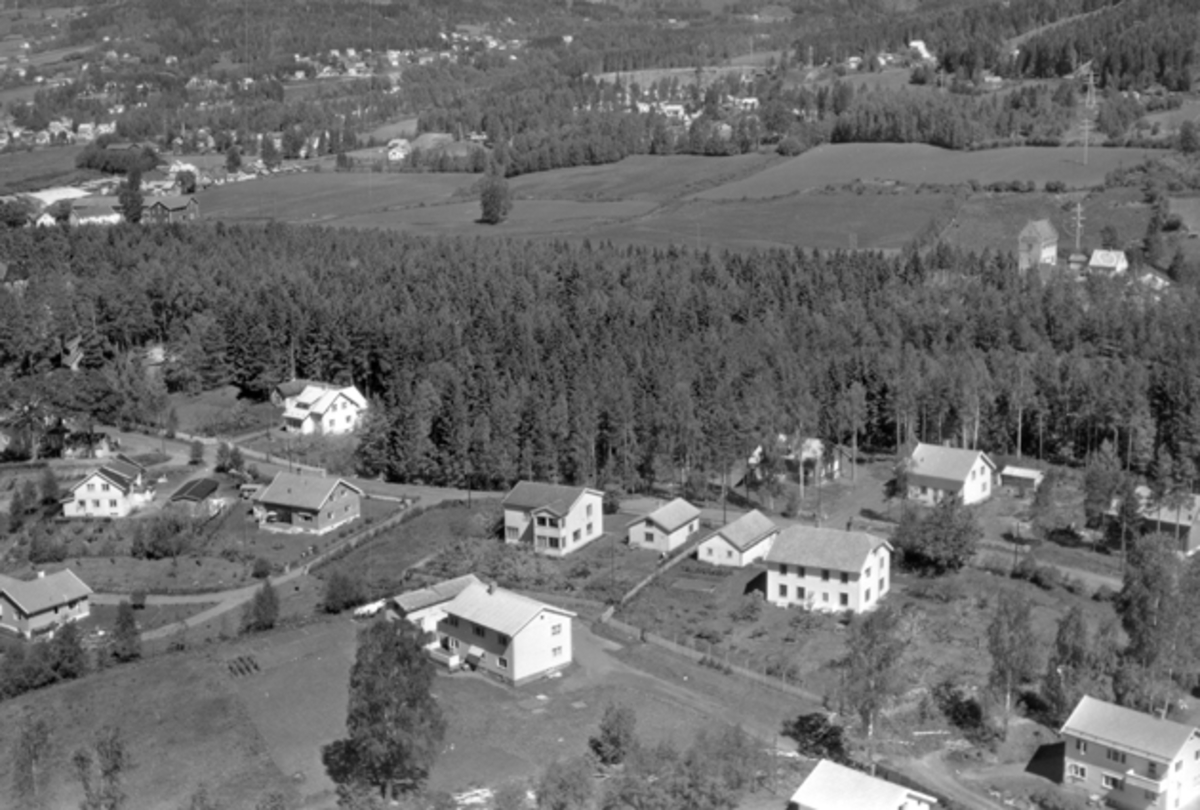 Widerøes Flyveselskap A/S, Flyfoto av Kongsvegen, Brumunddal.