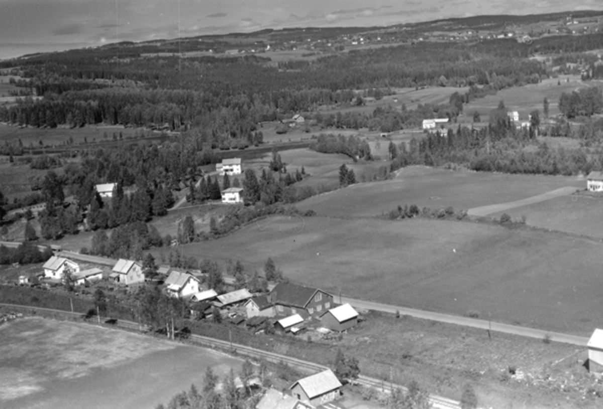 Widerøes Flyveselskap A/S, Flyfoto av Fremstadvegen, Ånnerud, Jemtland, Brumunddal.