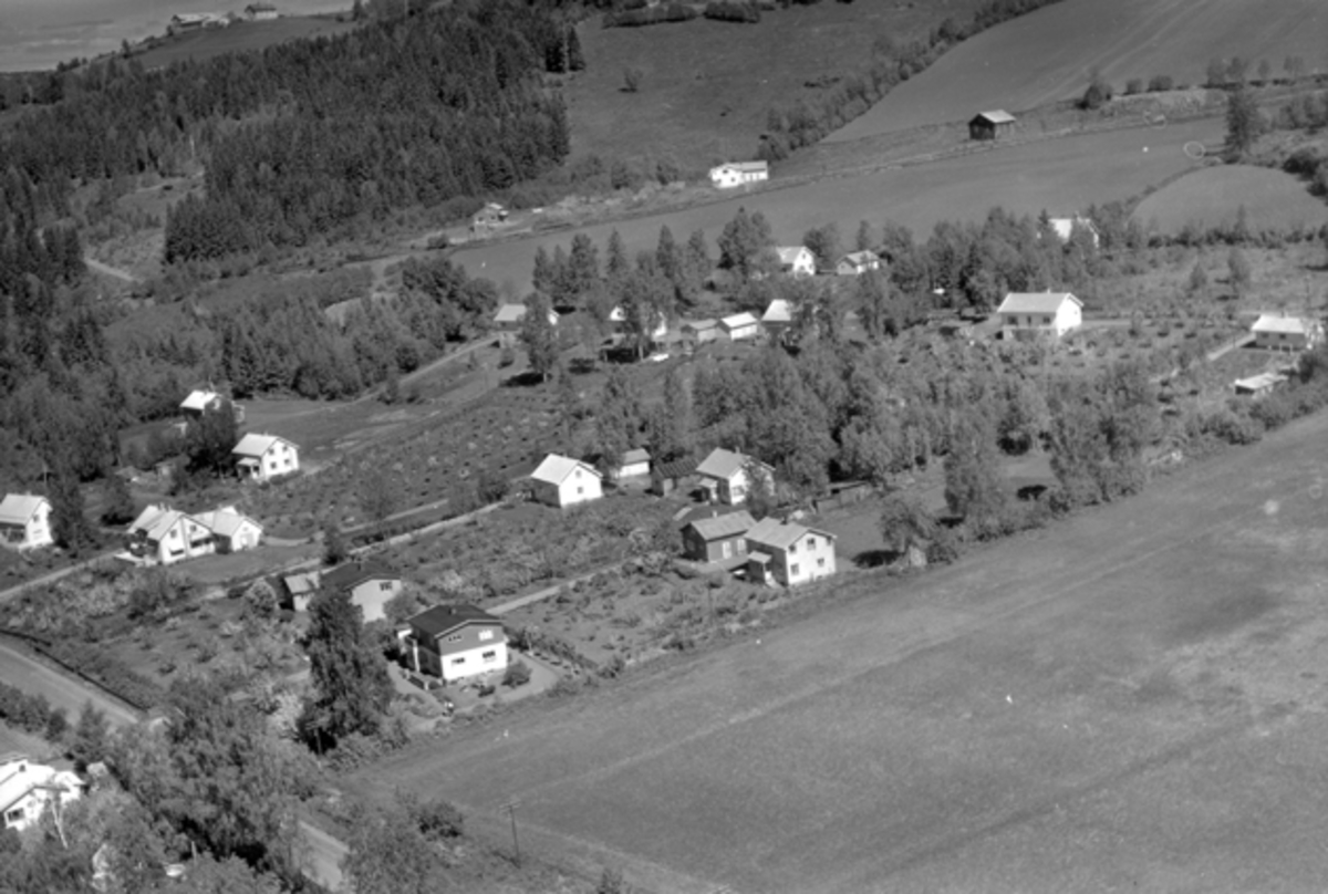 Widerøes Flyveselskap A/S, Flyfoto av Tørudhagan, Kongelhol, Brumunddal.