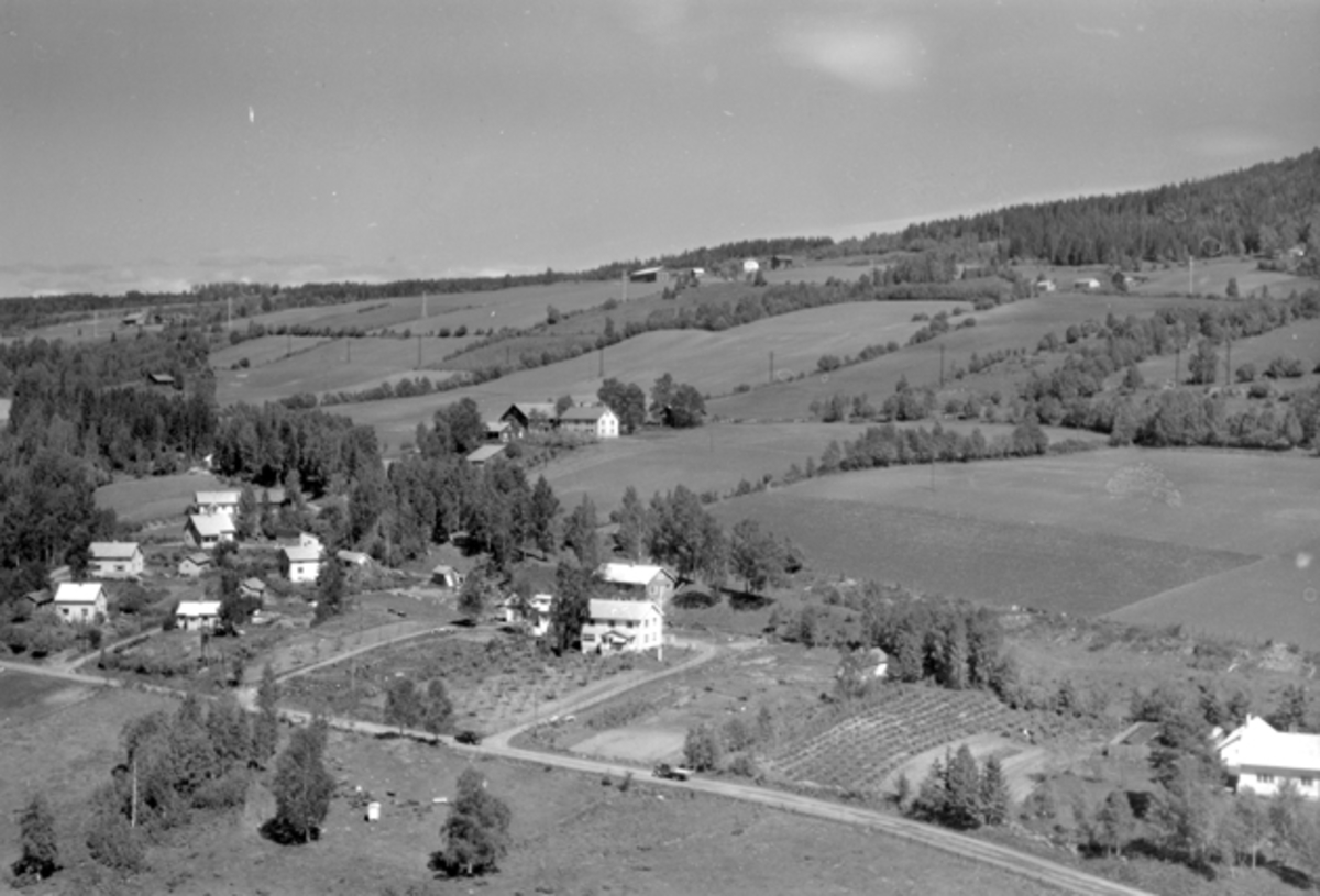 Widerøes Flyveselskap A/S, Flyfoto av Byflatvegen, Brumunddal.