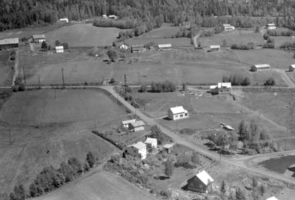 Widerøes Flyveselskap A/S, Flyfoto av Byflatvegen, Veldrevegen, Brumunddal.
