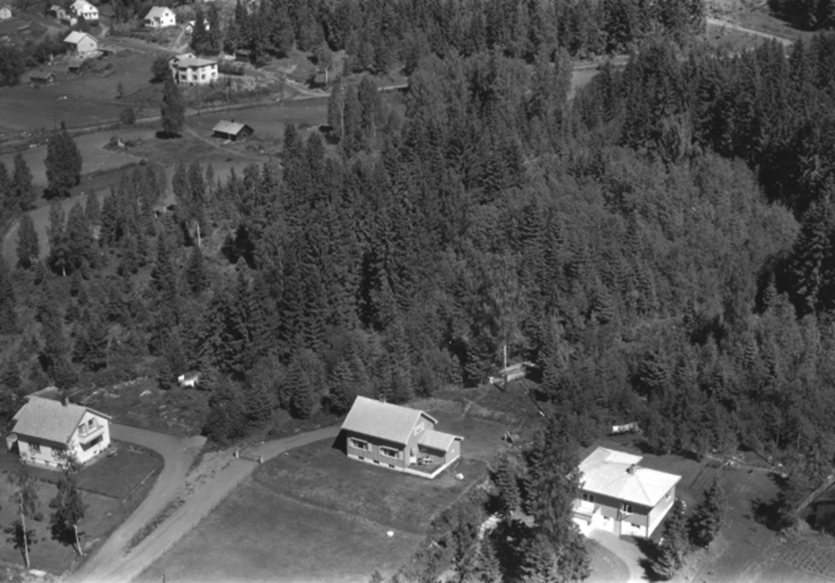 Widerøes Flyveselskap A/S, Flyfoto av Furnesvegen, Brumunddal.
