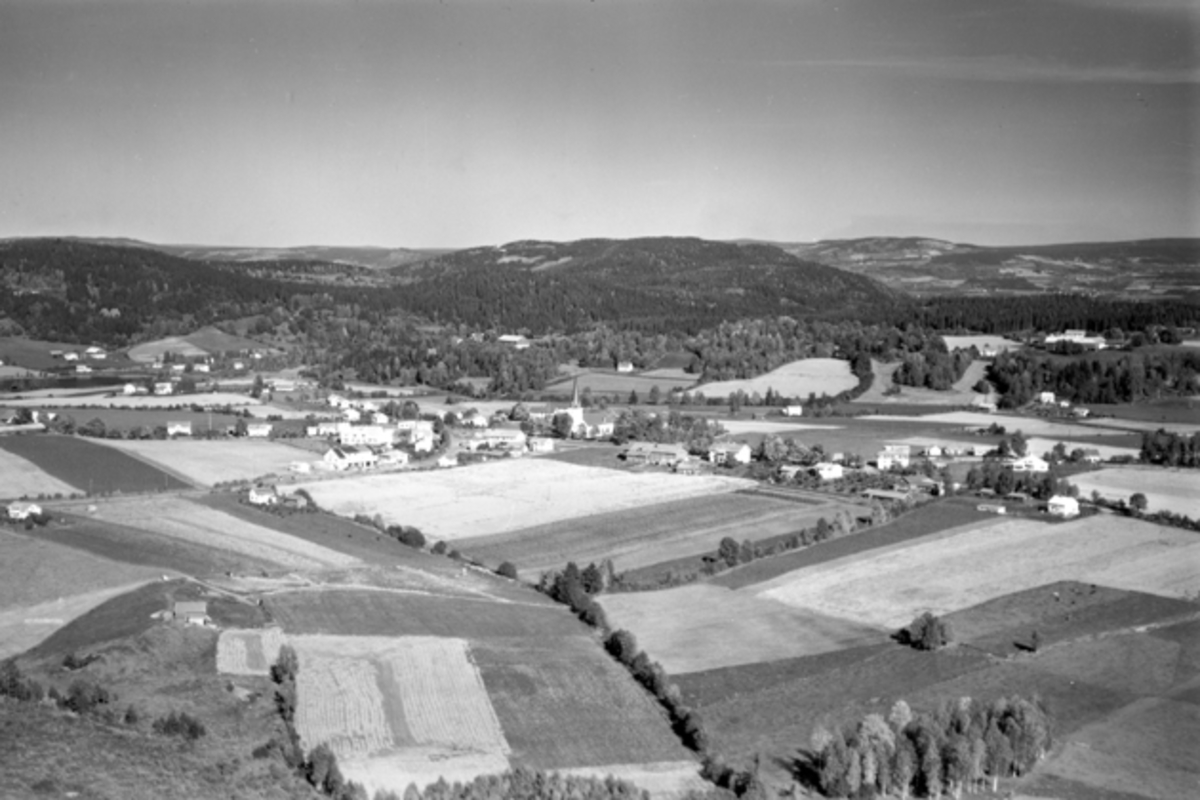 Widerøes Flyveselskap A/S, Flyfoto av Stavsjø, Hedmark med omegn.