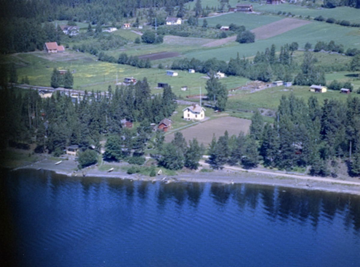 Widerøes Flyveselskap A/S, Flyfoto av Rognlidalen, Jessnes, Ringsaker.