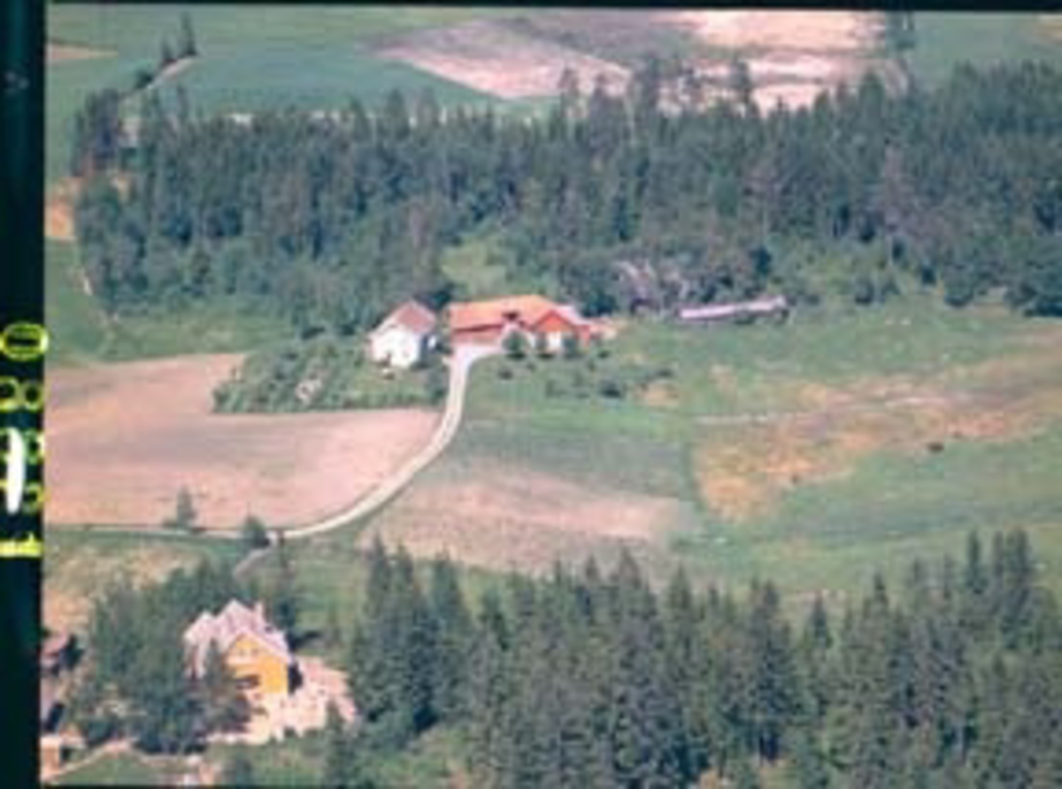 Widerøes Flyveselskap A/S, Flyfoto av ukjent sted, Furnes, Ringsaker.