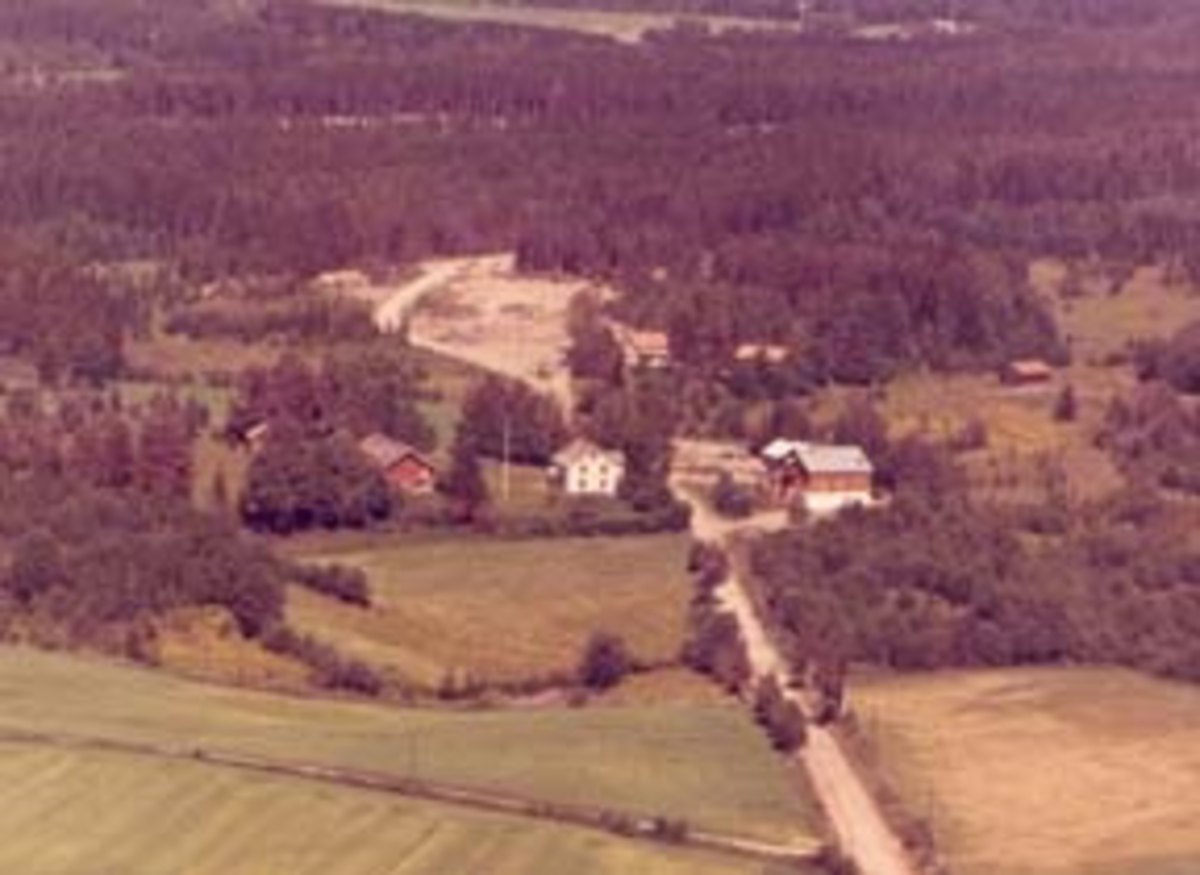 Widerøes Flyveselskap A/S, Flyfoto av Haga, Furnes, Ringsaker.