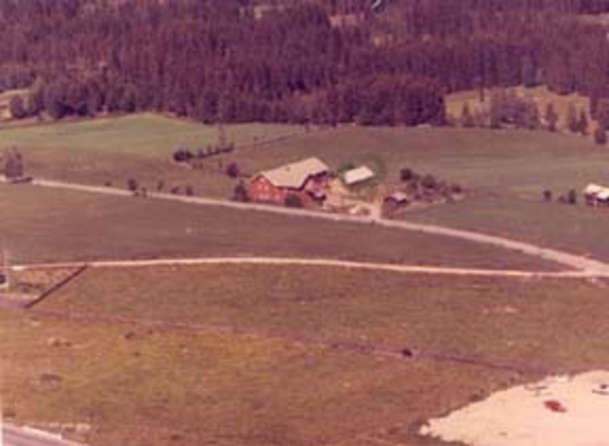 Widerøes Flyveselskap A/S, Flyfoto av Krokstad, Furnes, Ringsaker.