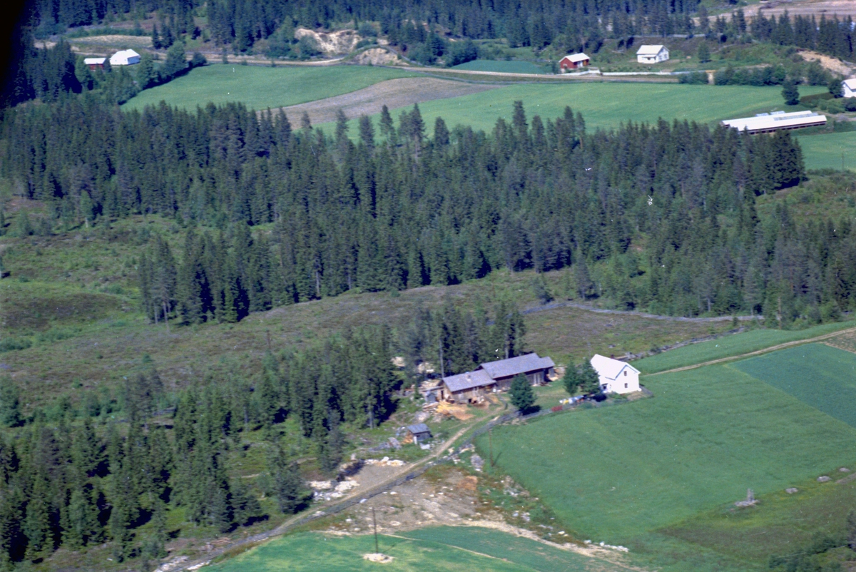 Widerøes Flyveselskap A/S, Flyfoto av ukjent sted, Furnes, Ringsaker.