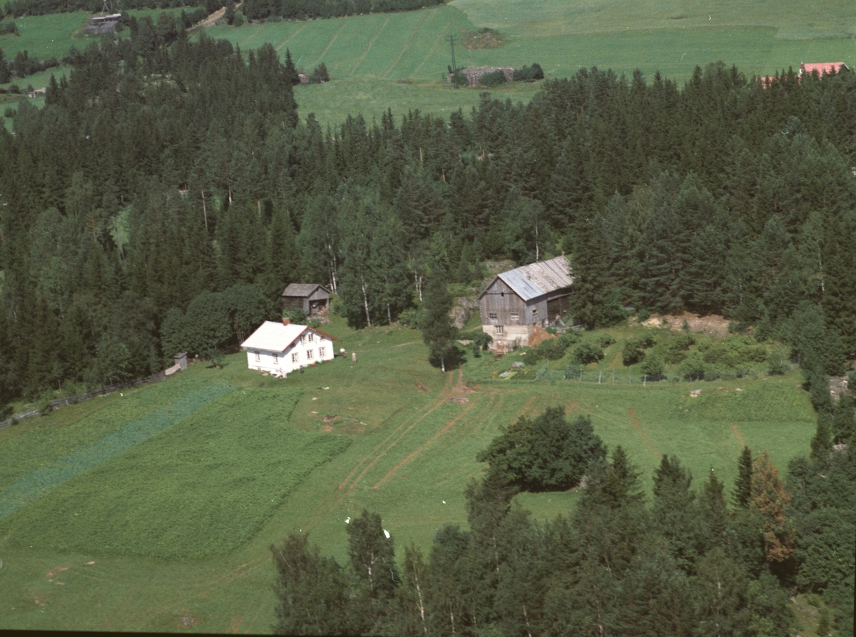 Widerøes Flyveselskap A/S, Flyfoto av Velangshagen,Brøttum, Ringsaker.