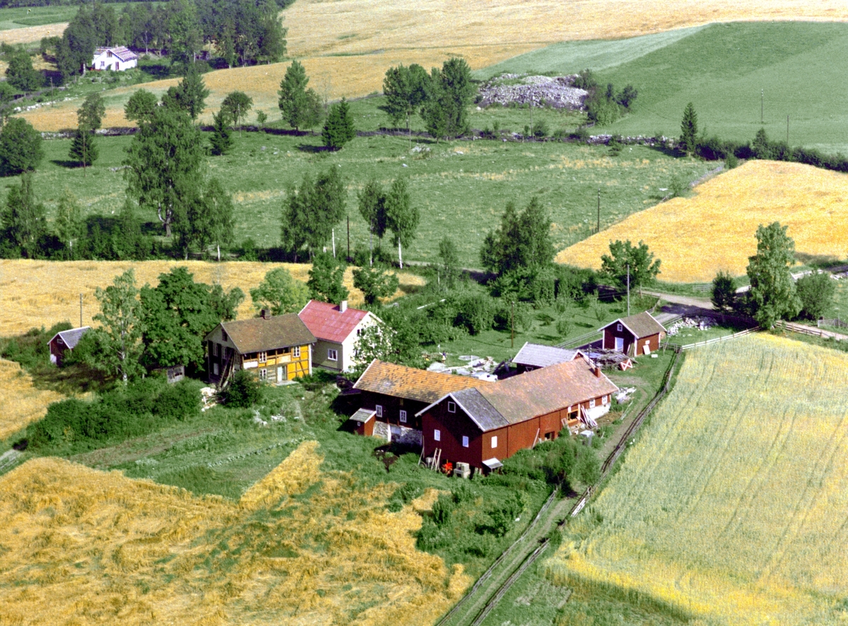 Widerøes Flyveselskap A/S, Flyfoto, Kjelsrud gard, Gaupen, Ringsaker.