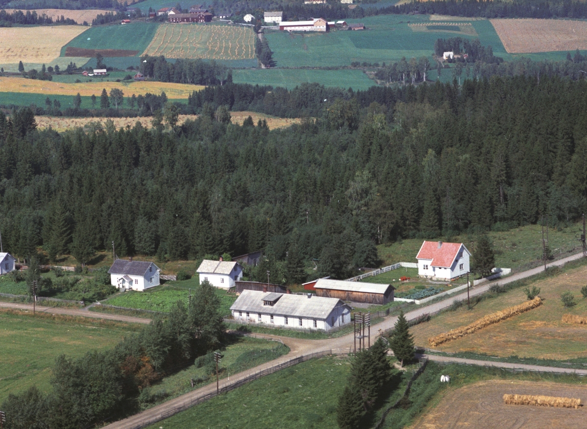 Widerøes Flyveselskap A/S, Flyfoto, Gaven bedehus, boliger, Gaupen, Ringsaker.