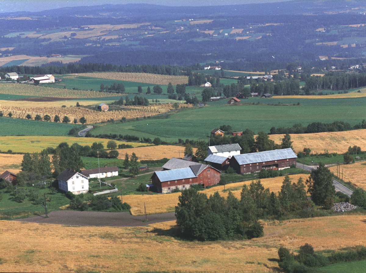 Widerøes Flyveselskap A/S, Flyfoto Hove østre, Veldre, Ringsaker.
