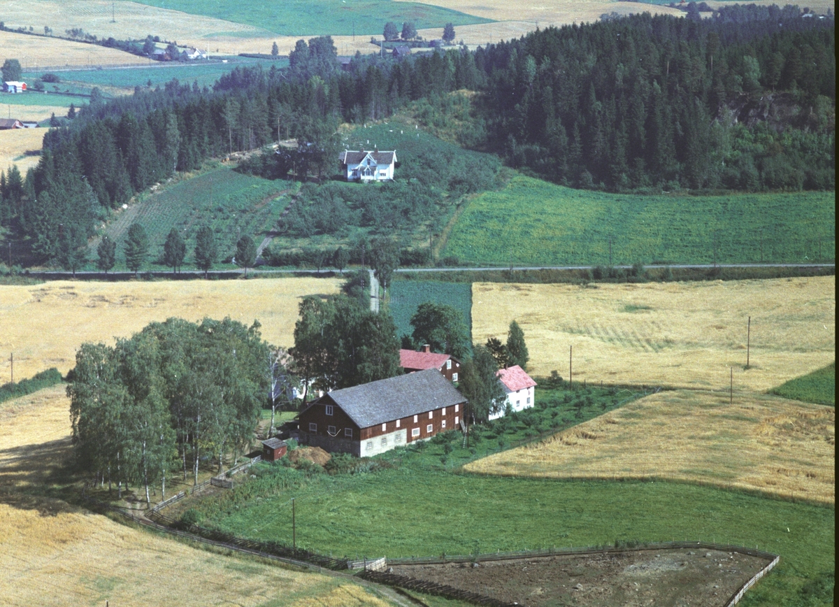 Widerøes Flyveselskap A/S, Flyfoto, Solbakken, Ringsaker.